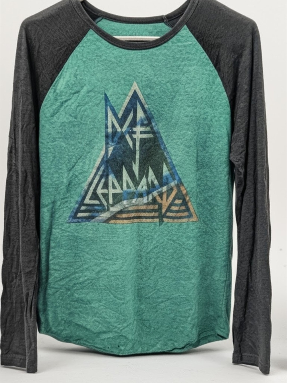 Def Leppard Vintage-Inspired Long Sleeve Raglan Tee